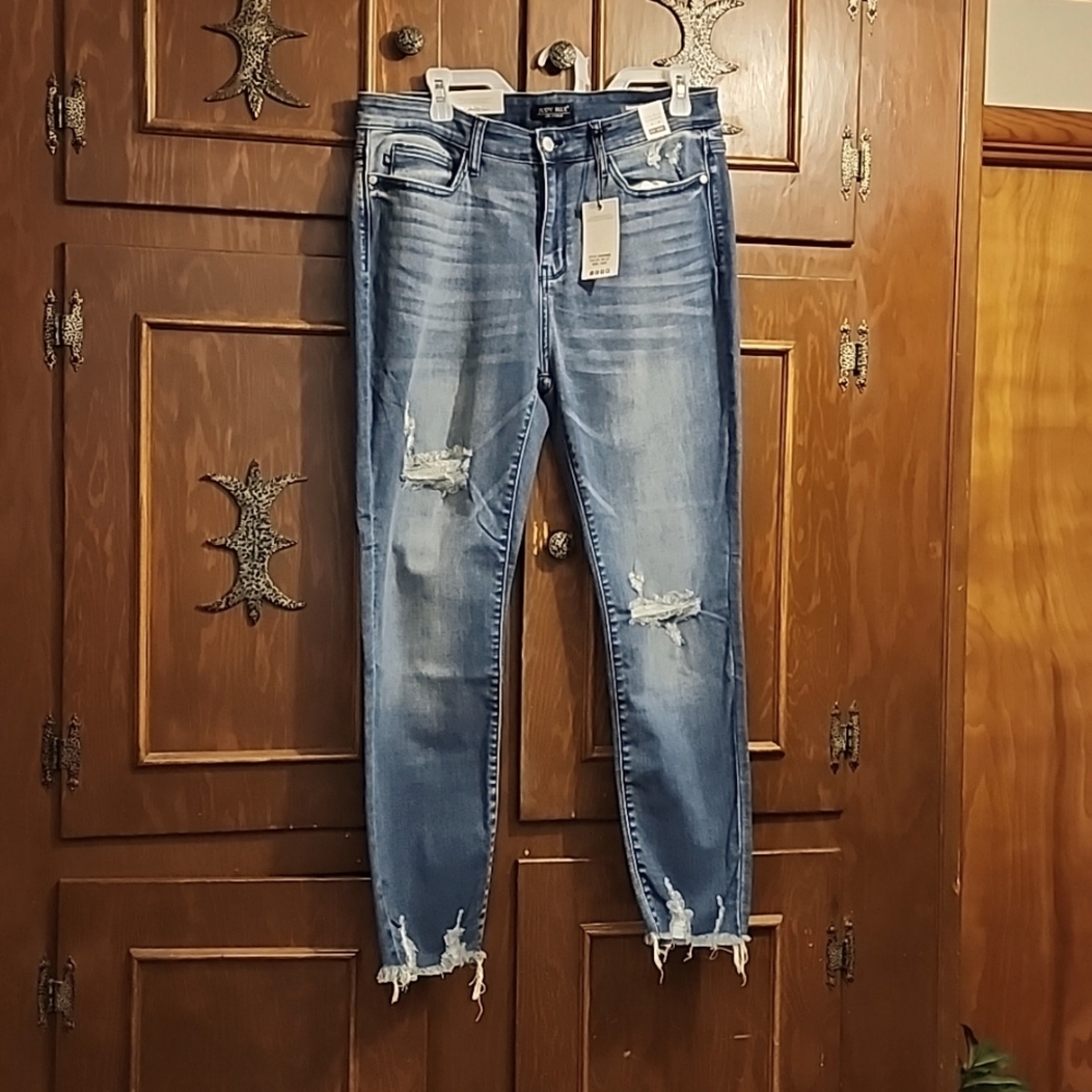 BNWT Judy Blue skinny fit distressed jeans sz 15/32